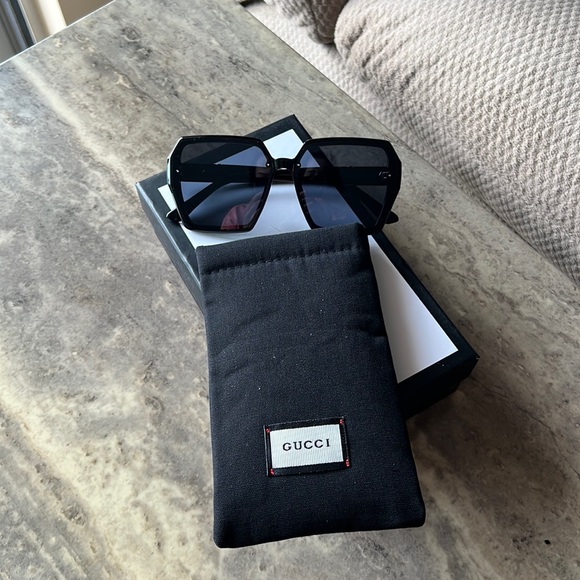 Gucci Women Sunglasses - Picture 1 of 4